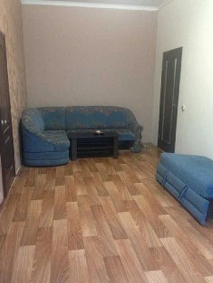 3 х комн. квартира 68 м.кв. 1 эт./14 эт.теплом , крепком  до