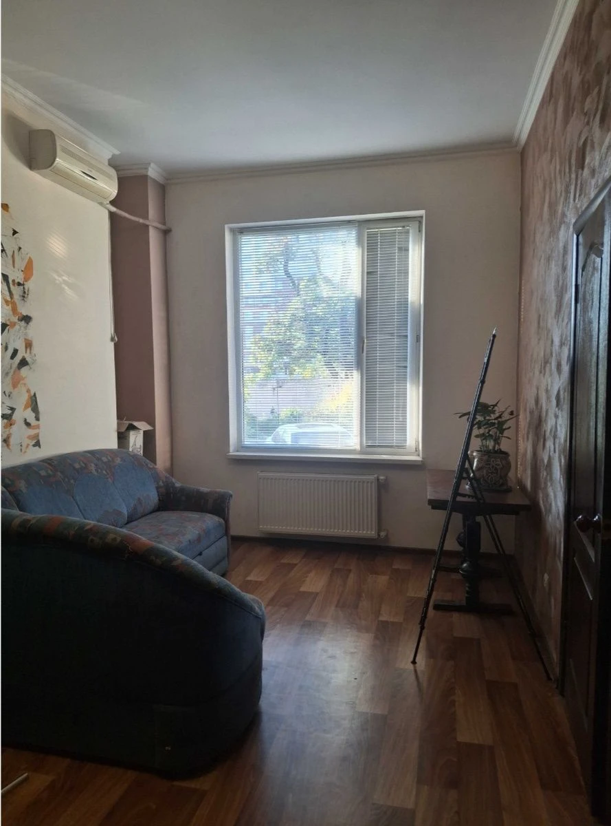 3 х комн. квартира 68 м.кв. 1 эт./14 эт.теплом , крепком  до
