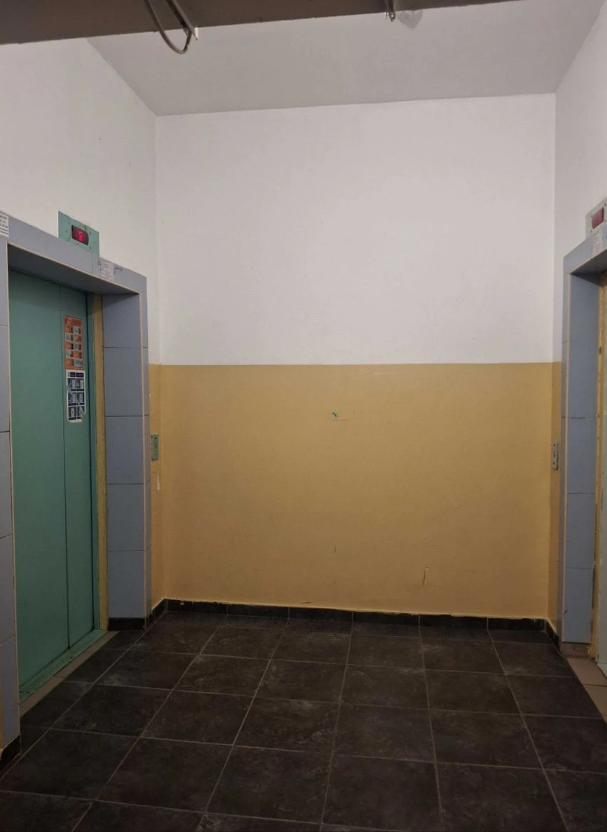 3 х комн. квартира 68 м.кв. 1 эт./14 эт.теплом , крепком  до