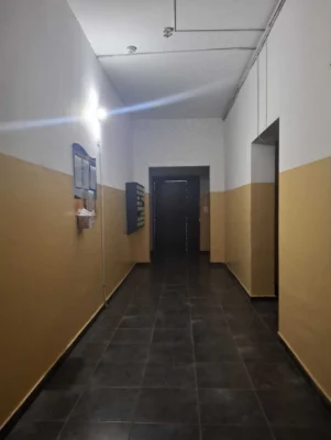 3 х комн. квартира 68 м.кв. 1 эт./14 эт.теплом , крепком  до