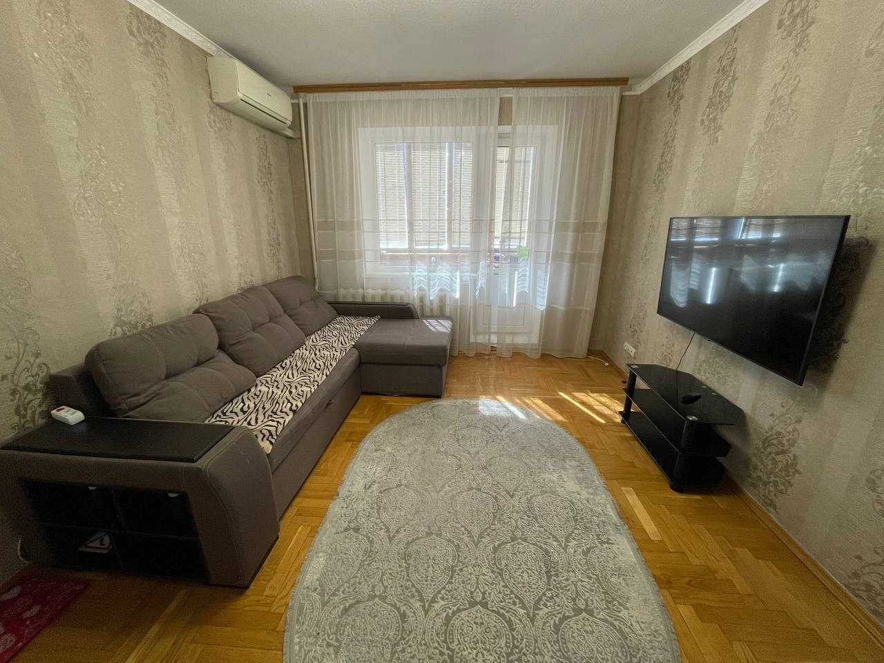 Двокімнатна квартира біля метро Позняки, Осокорки, Дарницьки