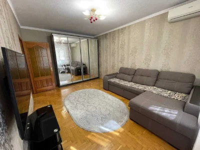 Двокімнатна квартира біля метро Позняки, Осокорки, Дарницьки