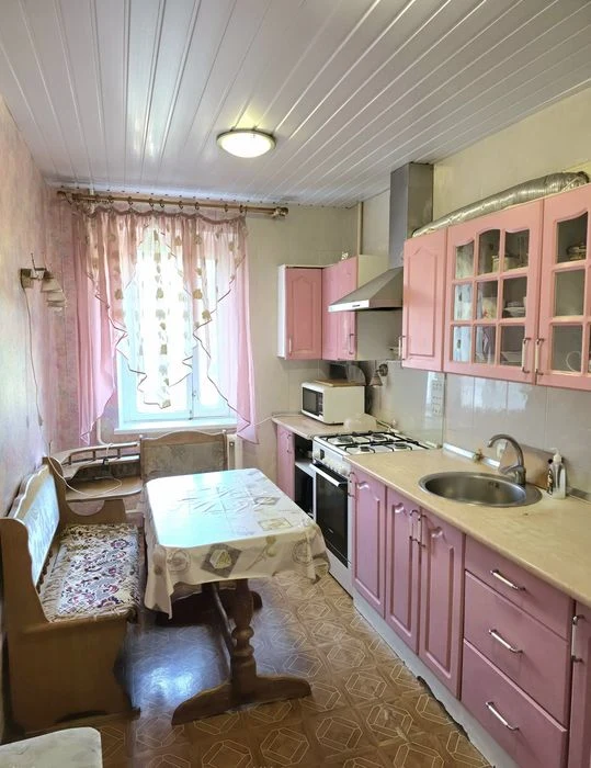 Продам 4х ком. квартиру , Осипенковский мкр, Правый берег