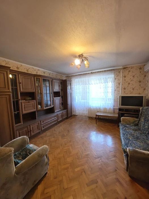 Продам 4х ком. квартиру , Осипенковский мкр, Правый берег