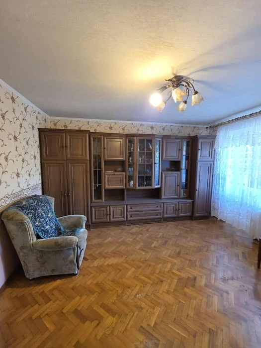 Продам 4х ком. квартиру , Осипенковский мкр, Правый берег