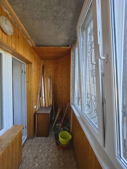 Продам 4х ком. квартиру , Осипенковский мкр, Правый берег