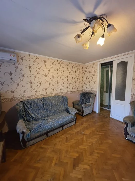 Продам 4х ком. квартиру , Осипенковский мкр, Правый берег