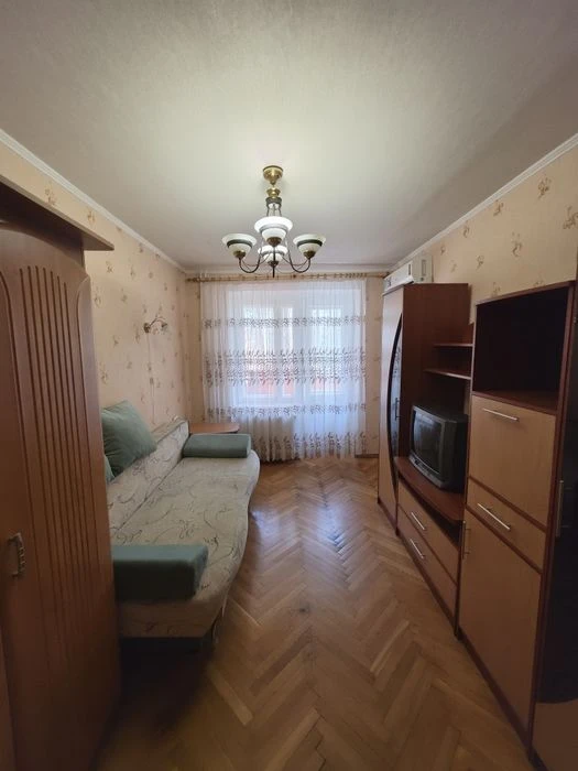 Продам 4х ком. квартиру , Осипенковский мкр, Правый берег