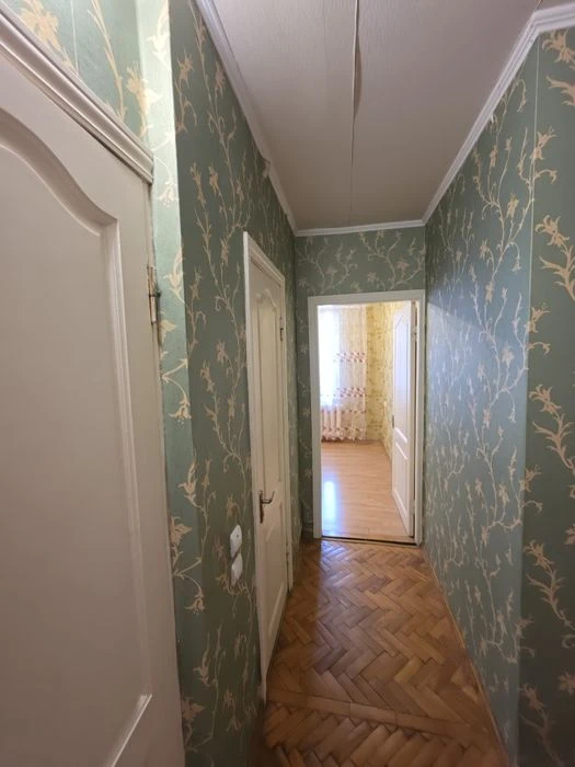 Продам 4х ком. квартиру , Осипенковский мкр, Правый берег
