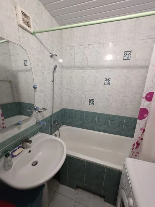 Продам 4х ком. квартиру , Осипенковский мкр, Правый берег