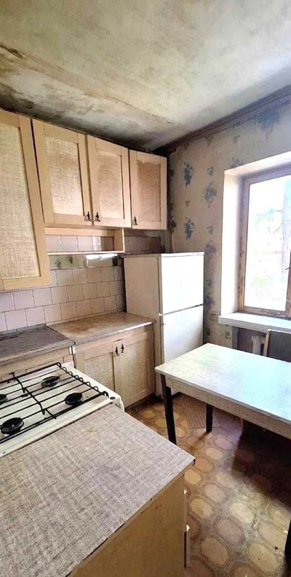 продам 2 к. із. квартиру в центрі
