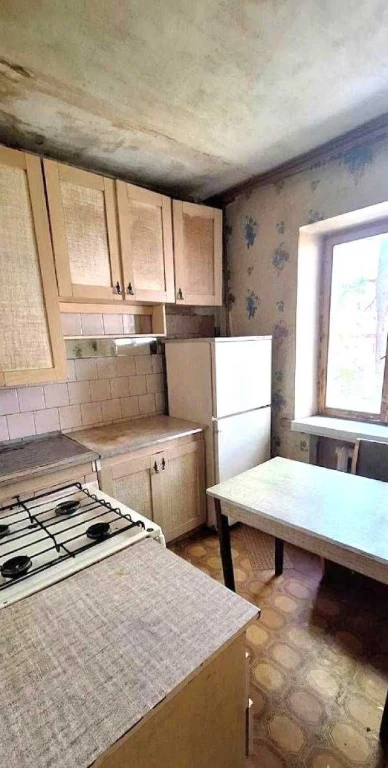 продам 2 к. із. квартиру в центрі