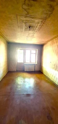 продам 2 к. із. квартиру в центрі