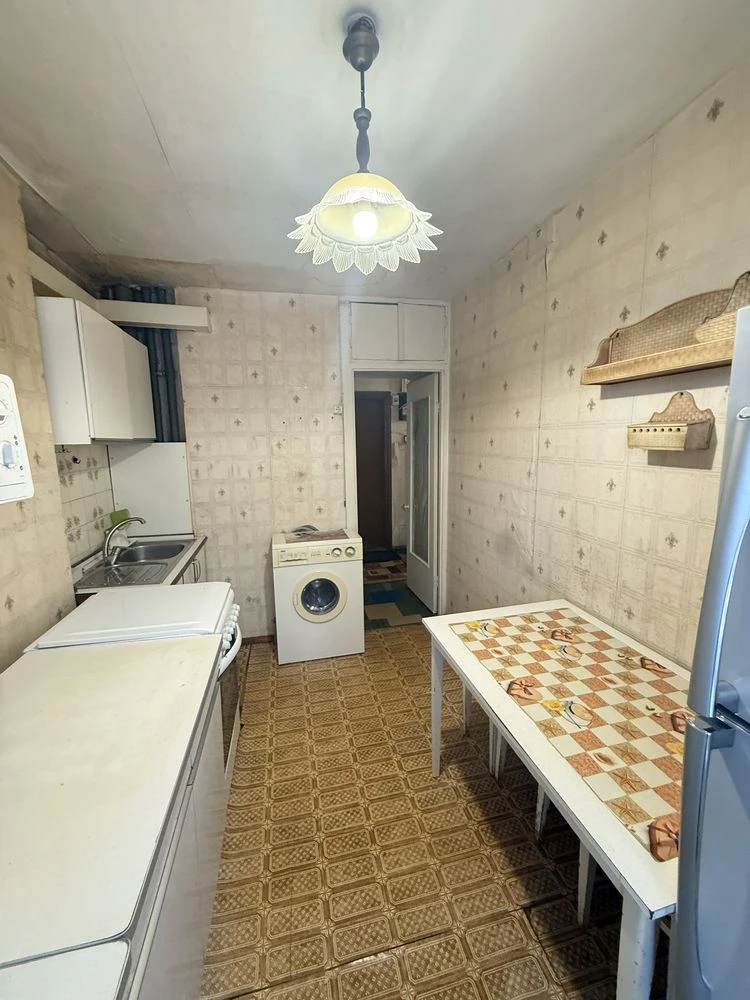 Продам 3-х комнатную вначале пр.Слобожанский