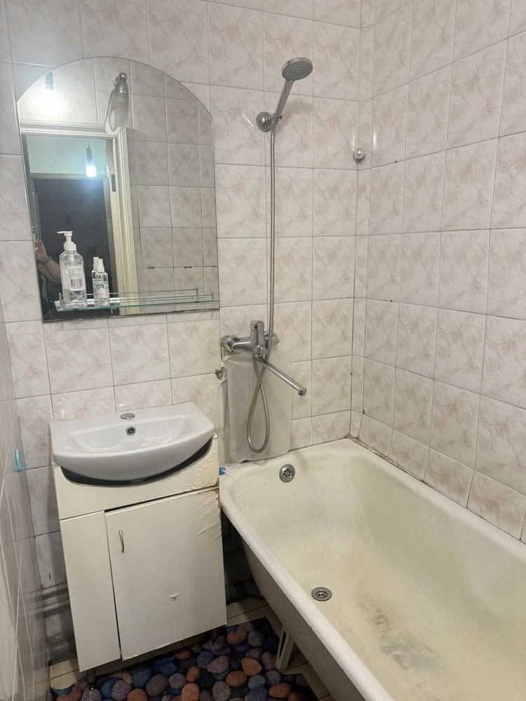 Продам 3-х комнатную вначале пр.Слобожанский