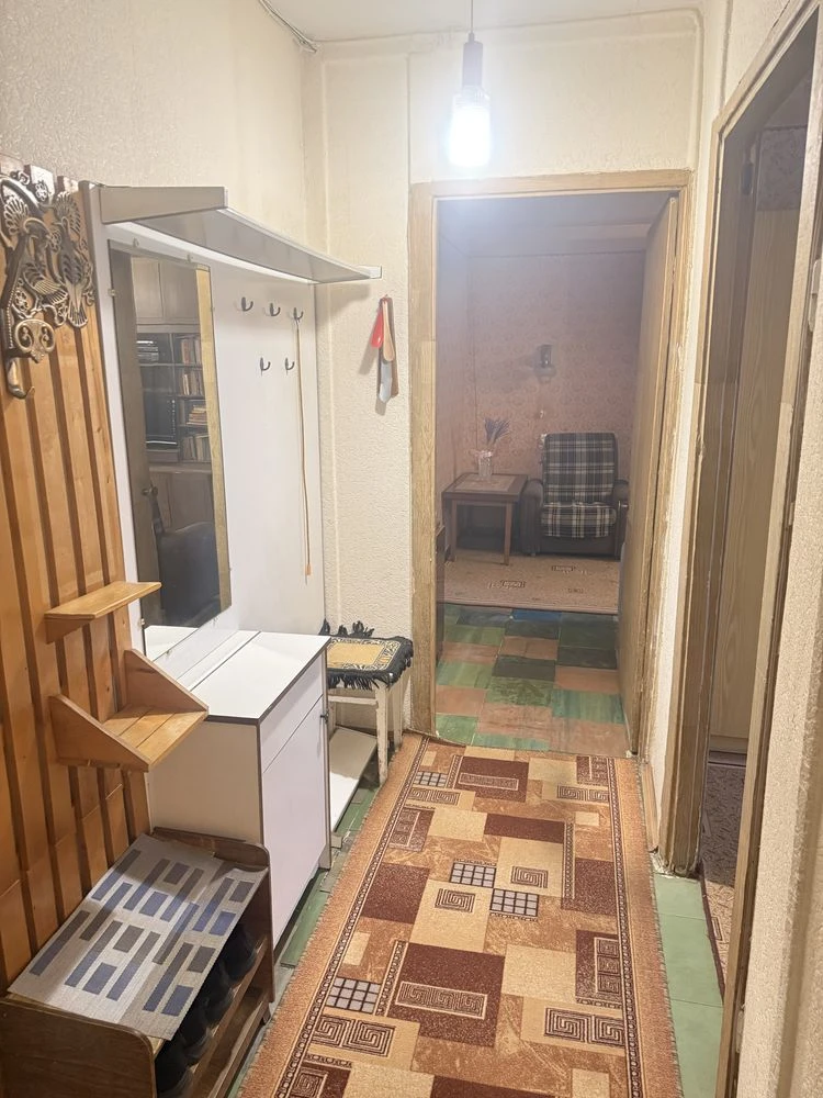 Продам 3-х комнатную вначале пр.Слобожанский