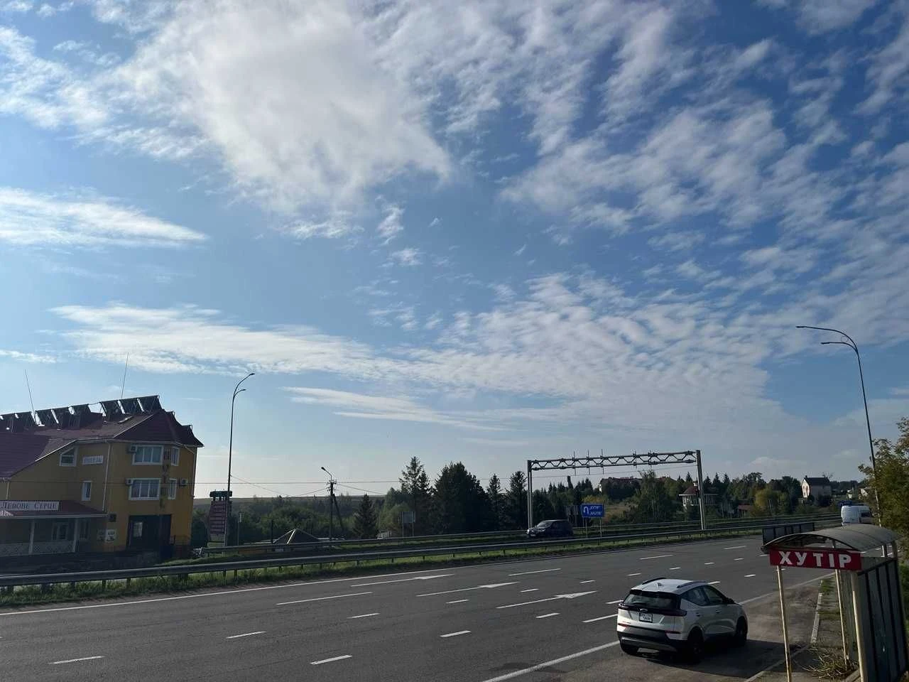 Ділянка 0,47 га над трасою, перед об'їзною Рівне, район Хуті
