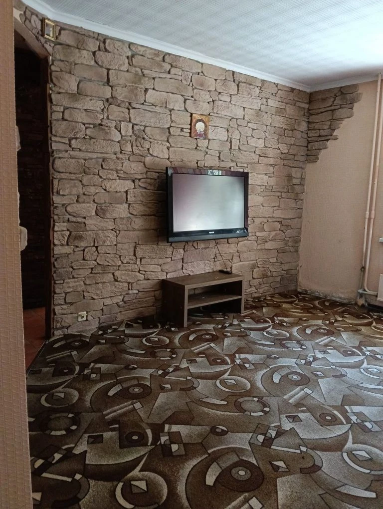 Без комісії. Велика однокімнатна квартира продається. Вільна