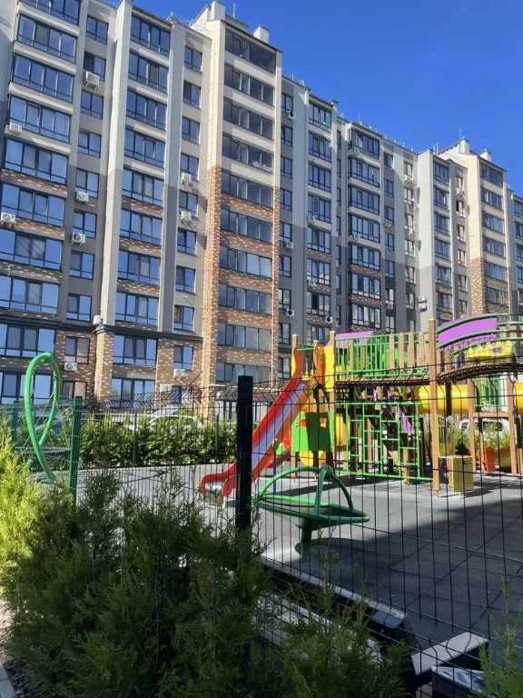Продам трикімнатну квартиру,жк GRAND CITY