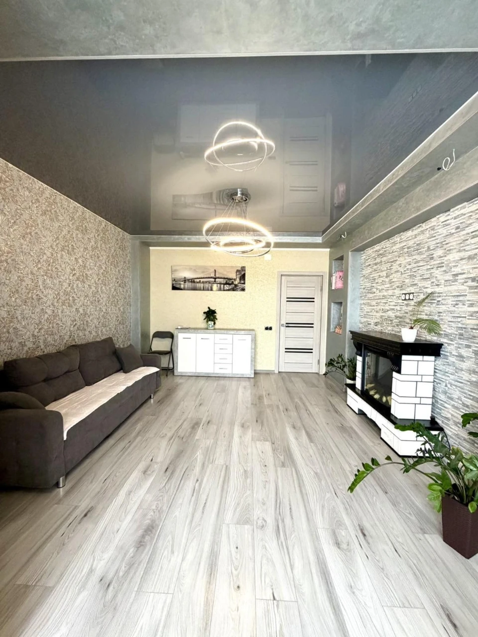 Продаж 3-кім. квартири 109.3 м2, вул. Б.Хмельницького