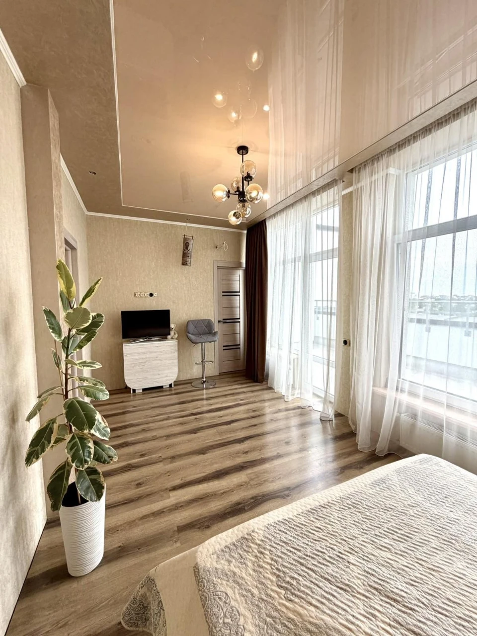 Продаж 3-кім. квартири 109.3 м2, вул. Б.Хмельницького