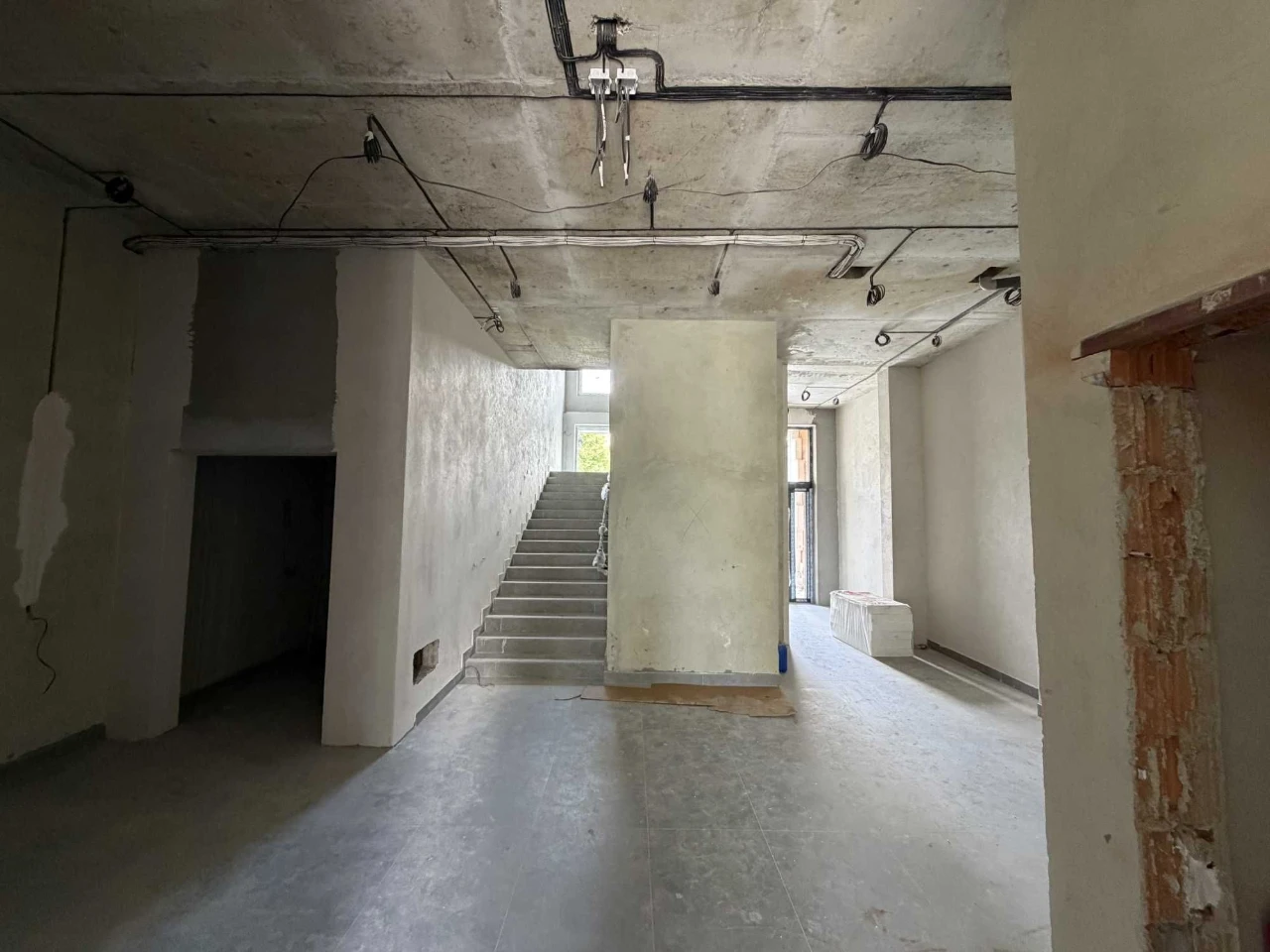 Продажа 2-ком квартиры в ЖК Five Address, ул. Раковского 24