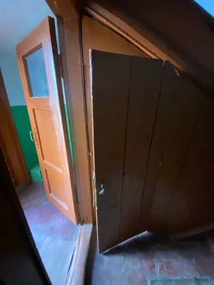 Продам  доглянуту та простору 1 кім. 1/2 цегла ( Круг)