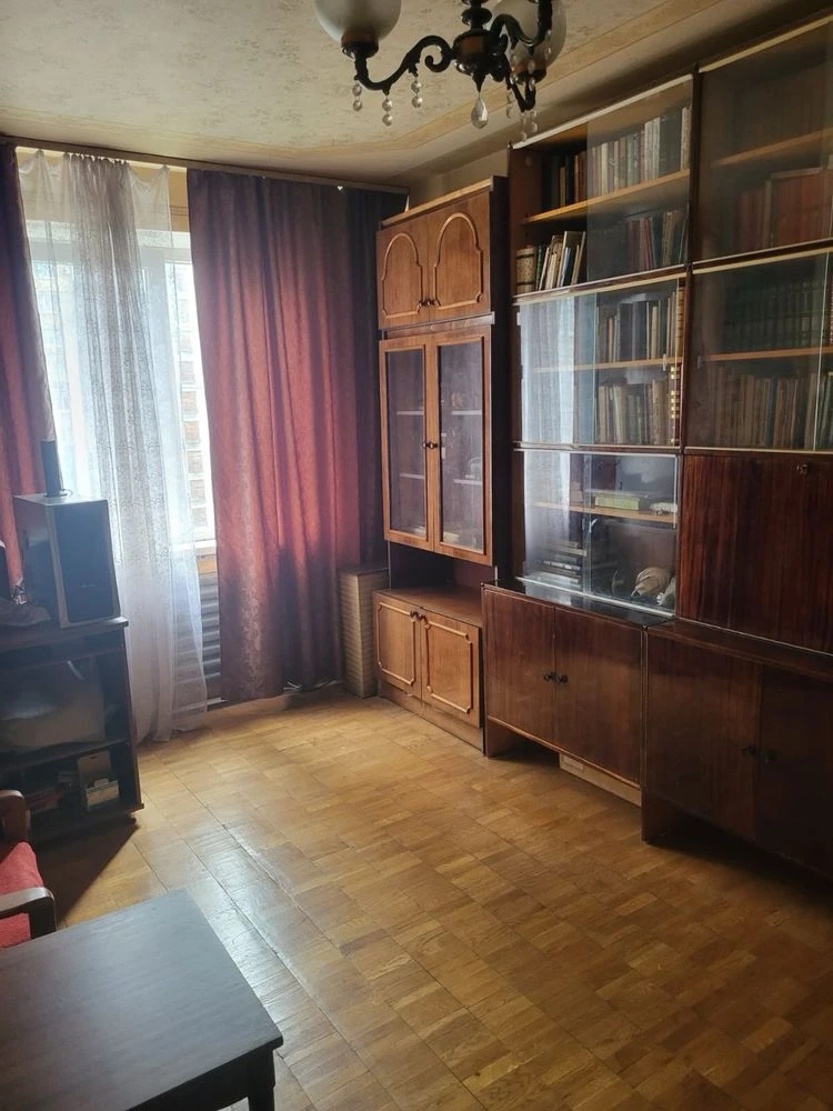 Продаж 1-кімнатної квартири 38 м², Виноградар, просп. Свобод