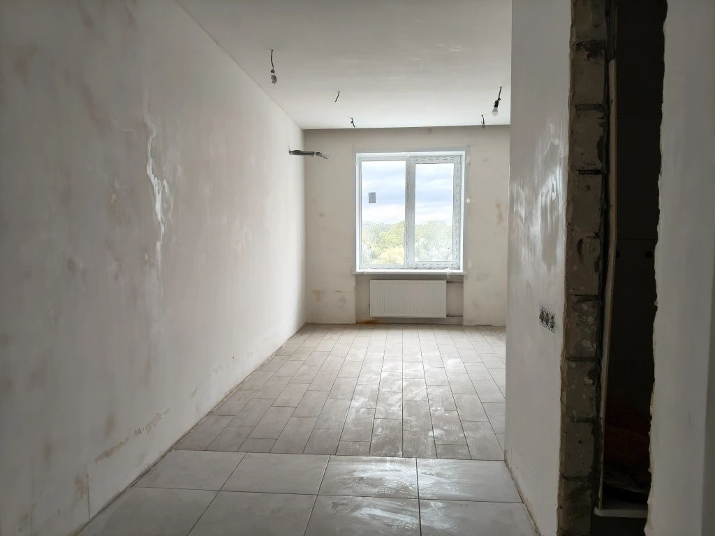 Partially renovated apartment in the Vorobyovy Gory residential complex, Aka metro station