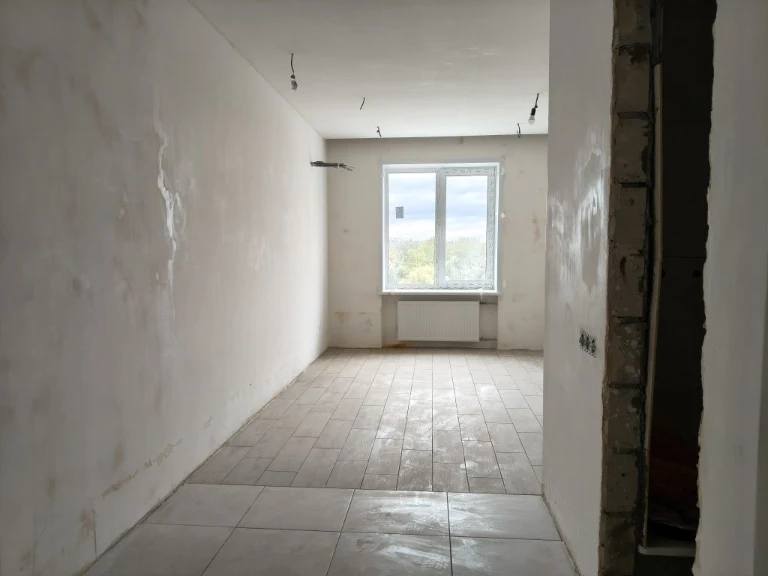 Partially renovated apartment in the Vorobyovy Gory residential complex, Aka metro station