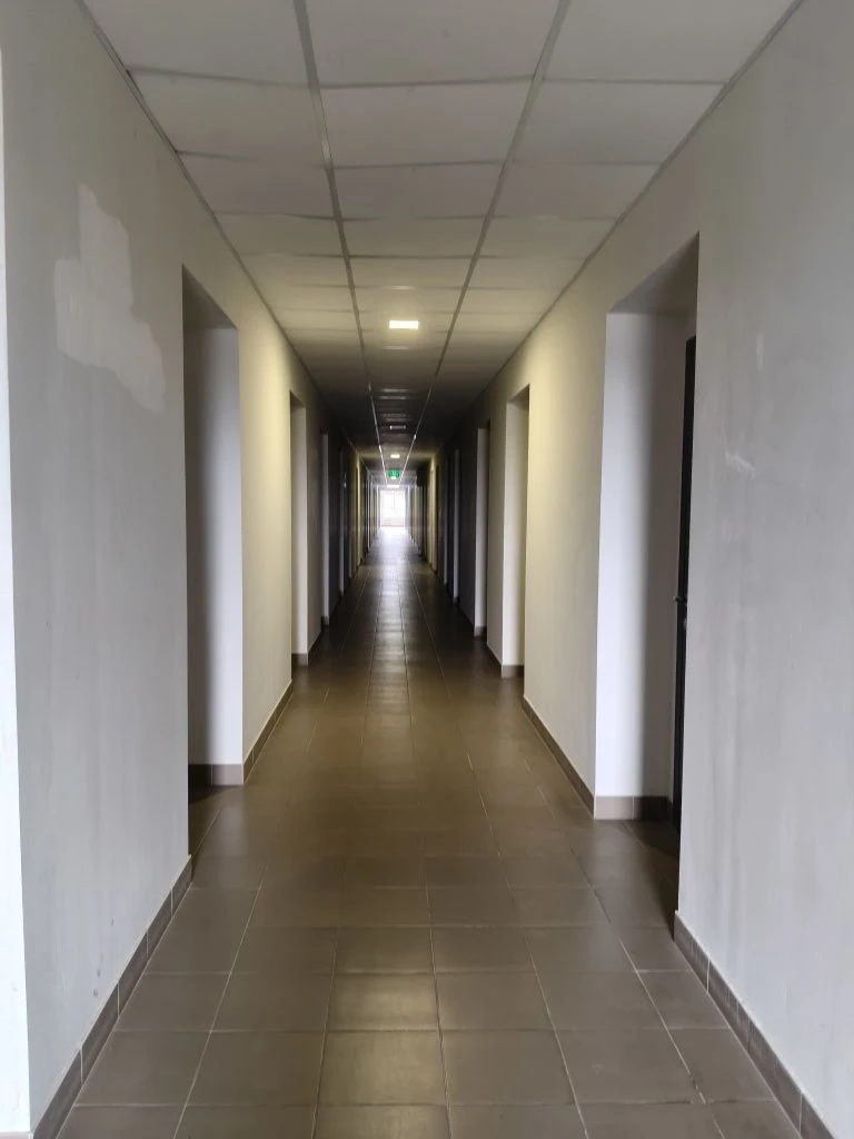 Partially renovated apartment in the Vorobyovy Gory residential complex, Aka metro station