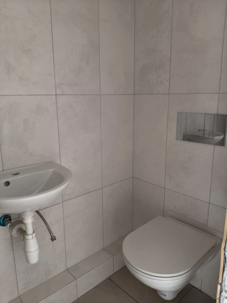 Partially renovated apartment in the Vorobyovy Gory residential complex, Aka metro station