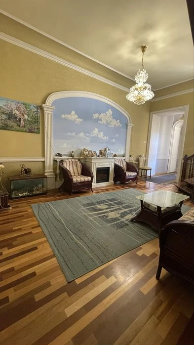 Продажа большой квартиры в центре 320м. Базарная Канатная Осипо