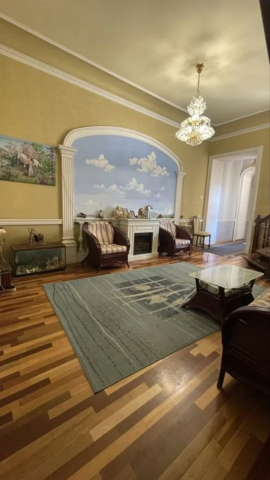 Продажа большой квартиры в центре 320м. Базарная Канатная Осипо