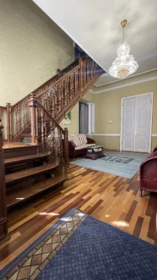 Продажа большой квартиры в центре 320м. Базарная Канатная Осипо
