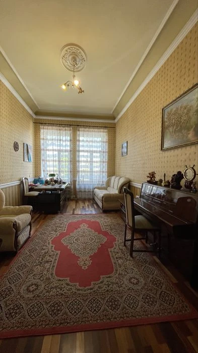 Продажа большой квартиры в центре 320м. Базарная Канатная Осипо