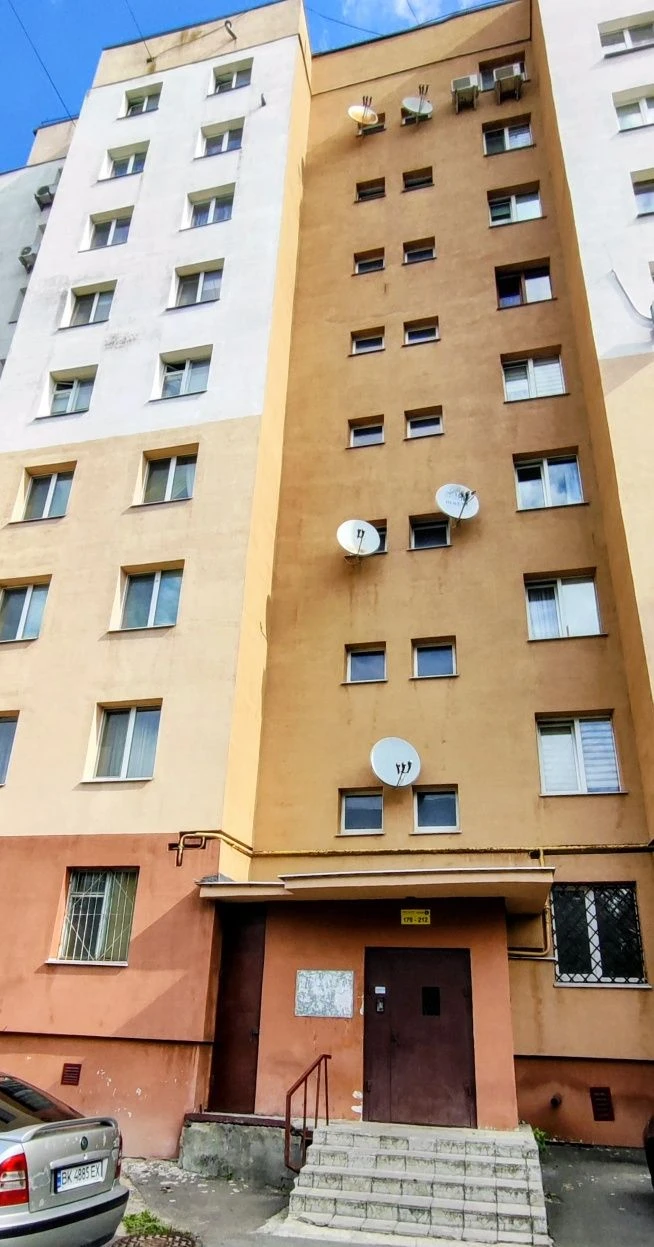 Двокімнатна квартира по вул. Олени Теліги