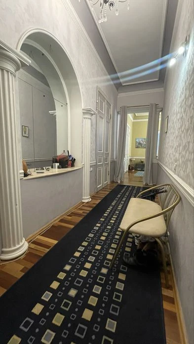 Продажа большой квартиры в центре 320м. Базарная Канатная Осипо
