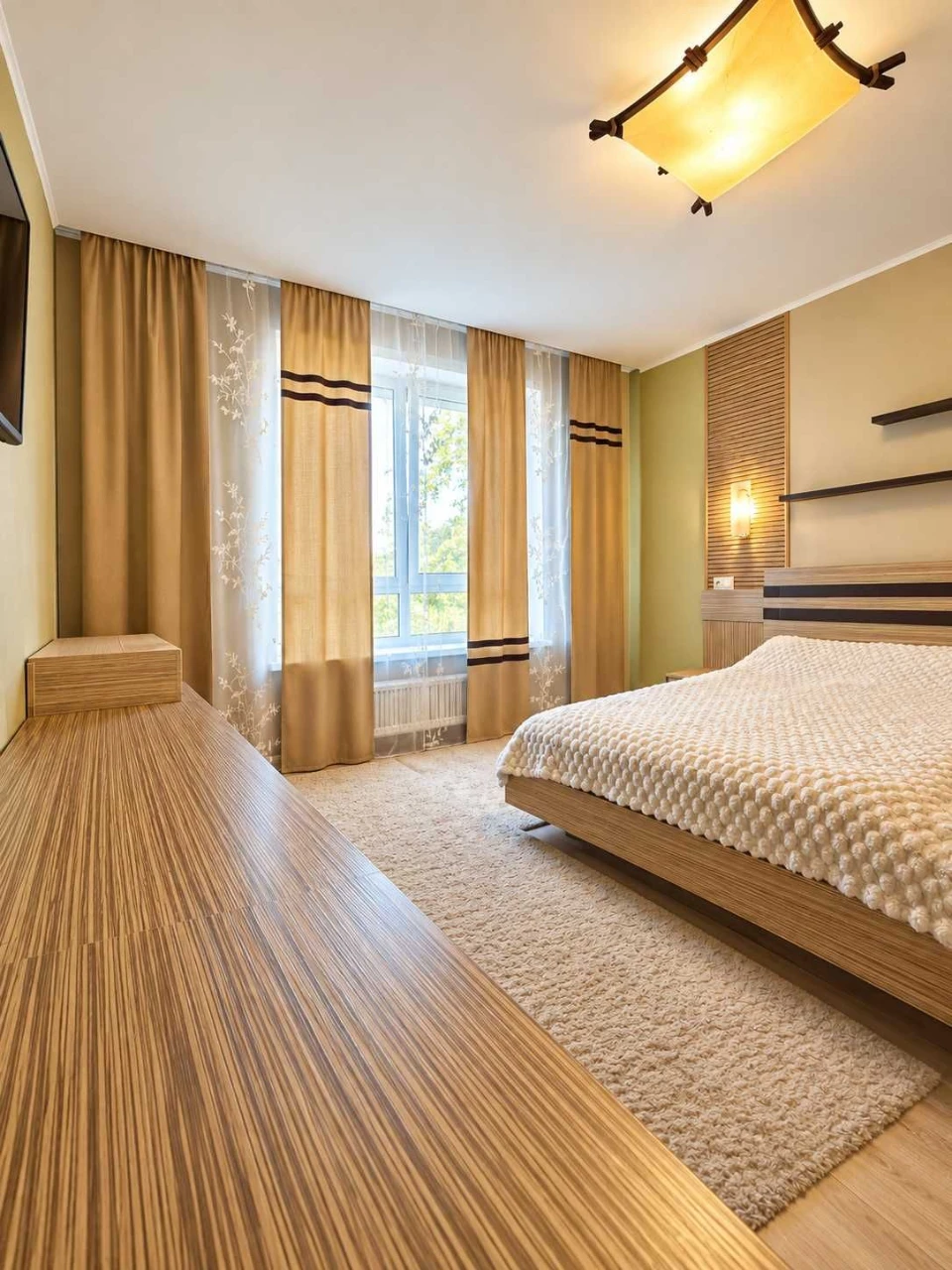 3-кімнатна укомплектована квартира 96.2 кв.м. в центрі Рівно