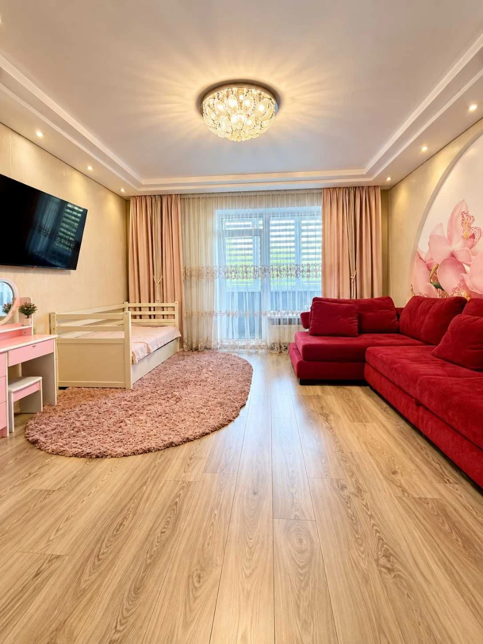 3-кімнатна укомплектована квартира 96.2 кв.м. в центрі Рівно