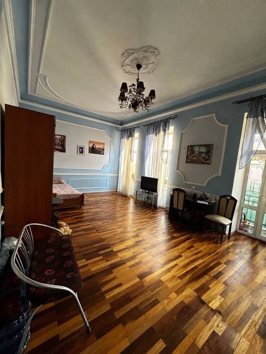 Продажа большой квартиры в центре 320м. Базарная Канатная Осипо