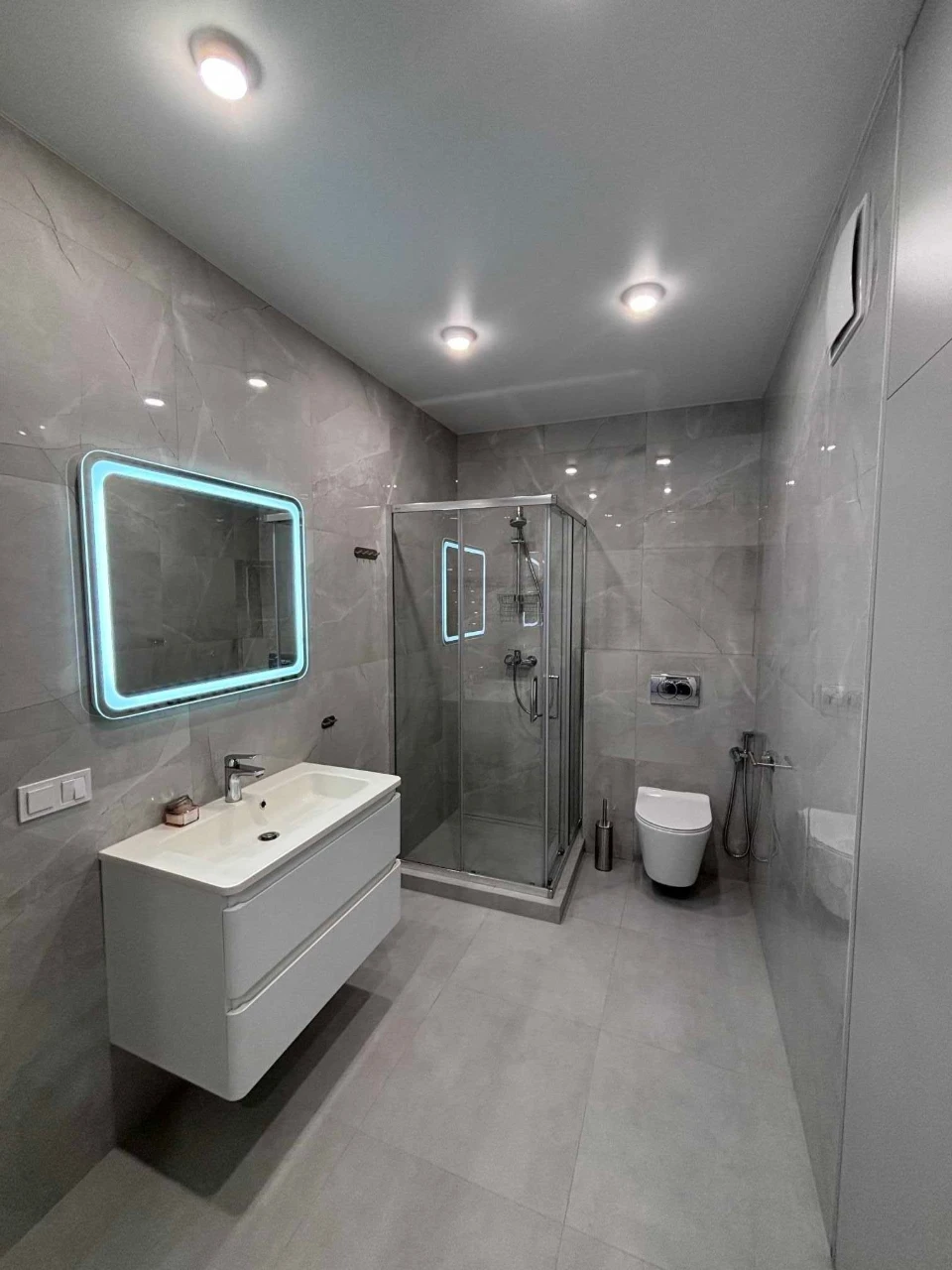 Оренда 1-кімнатної квартири 50 м², Євгена Сверстюка вул., 6Г