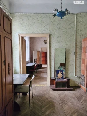 Продаж Квартира Площа Ринок