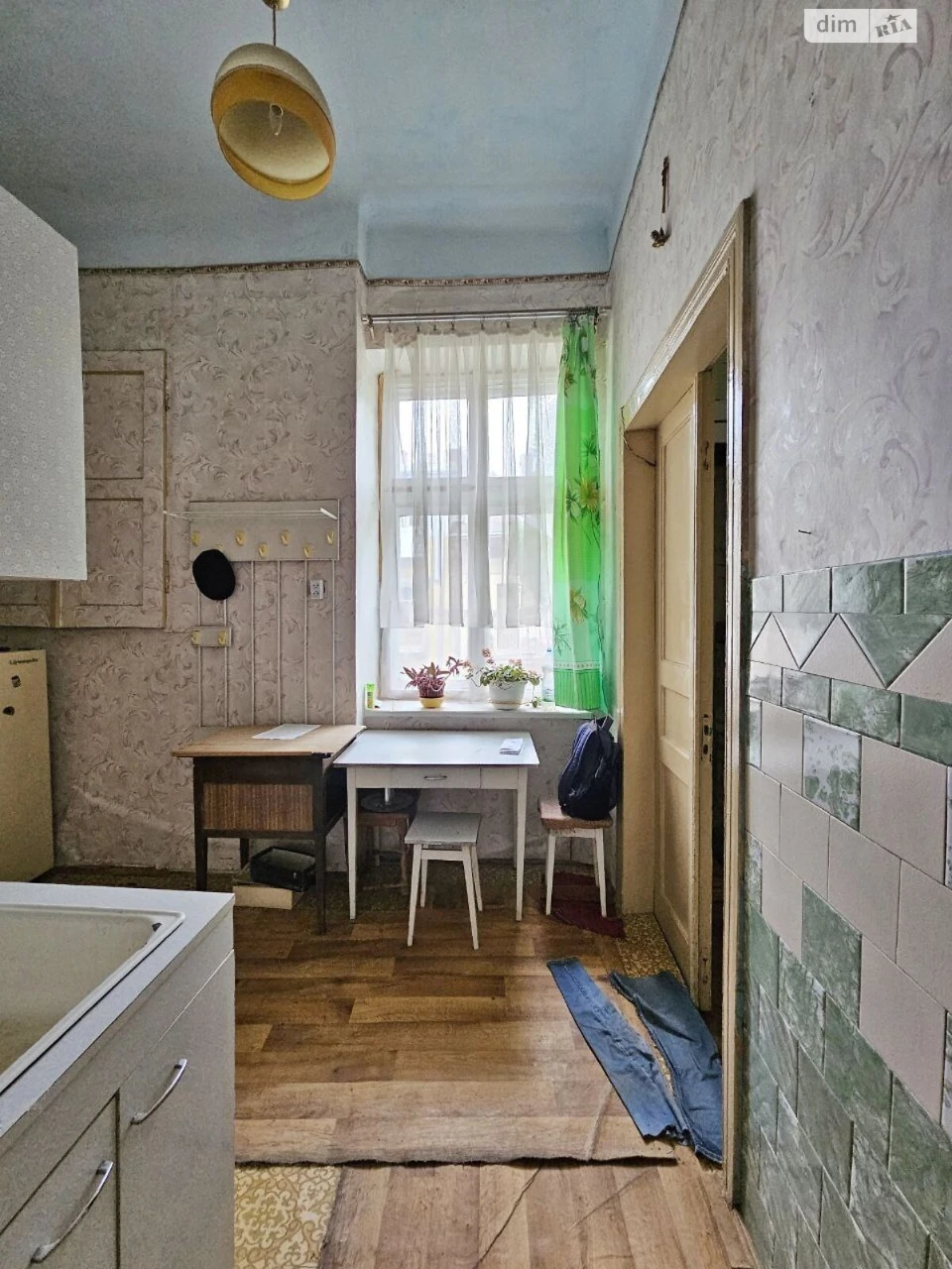 Продаж Квартира Площа Ринок