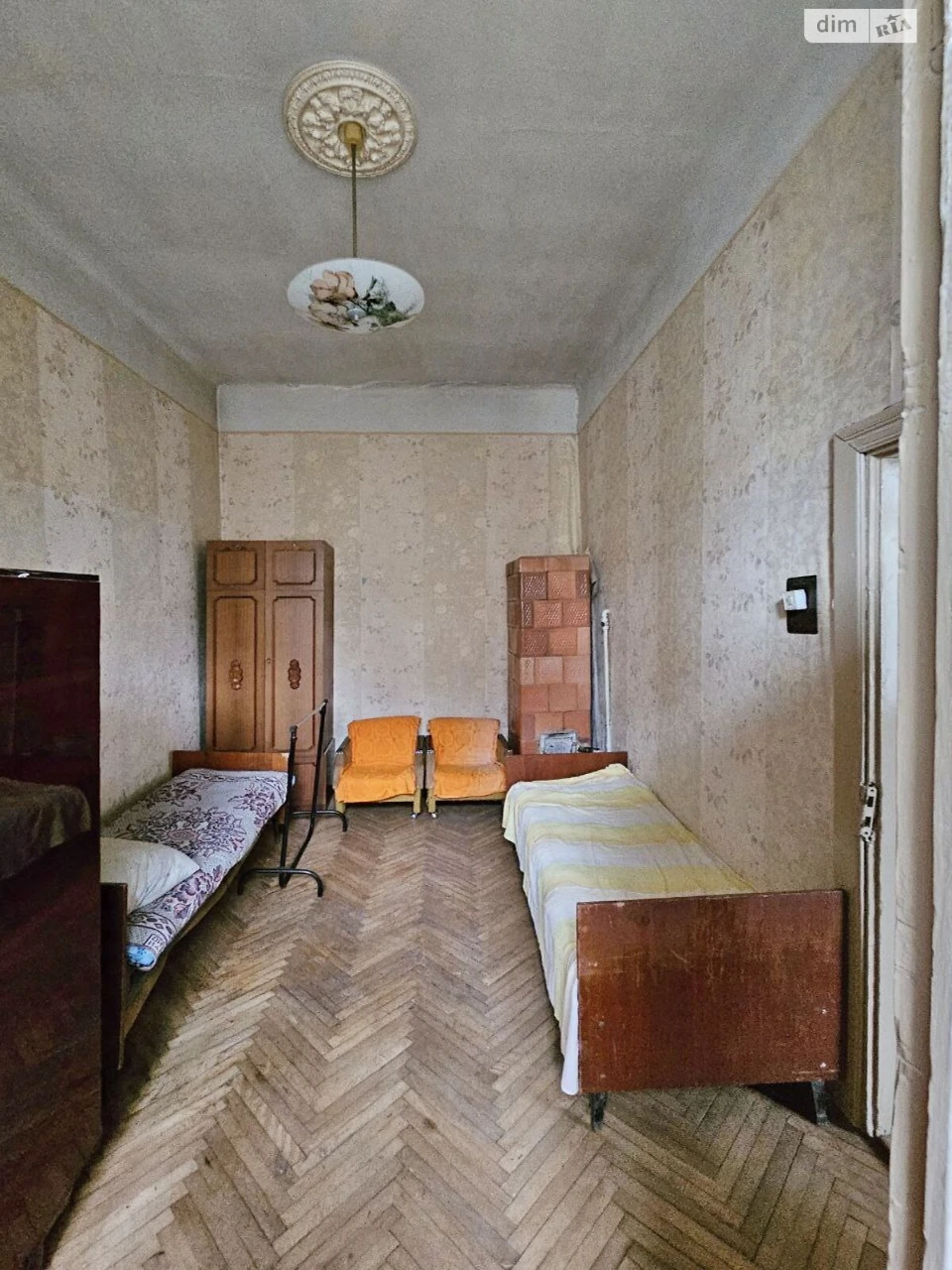 Продаж Квартира Площа Ринок
