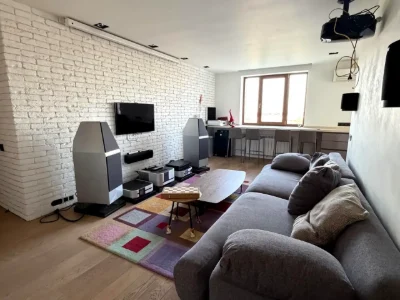 Продаж квартири 4-кімн. 90 м² 15/16 пов.