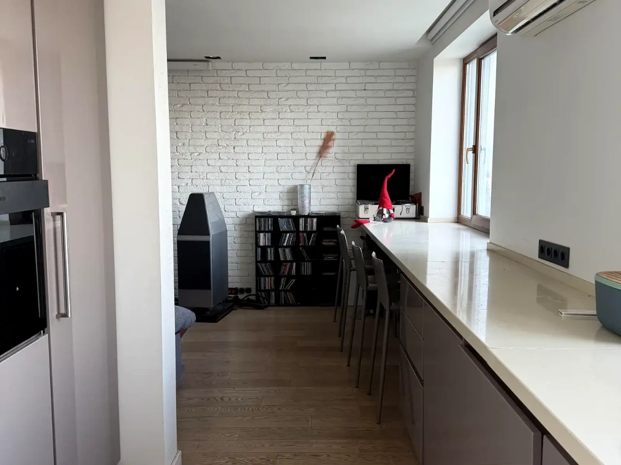Продаж квартири 4-кімн. 90 м² 15/16 пов.