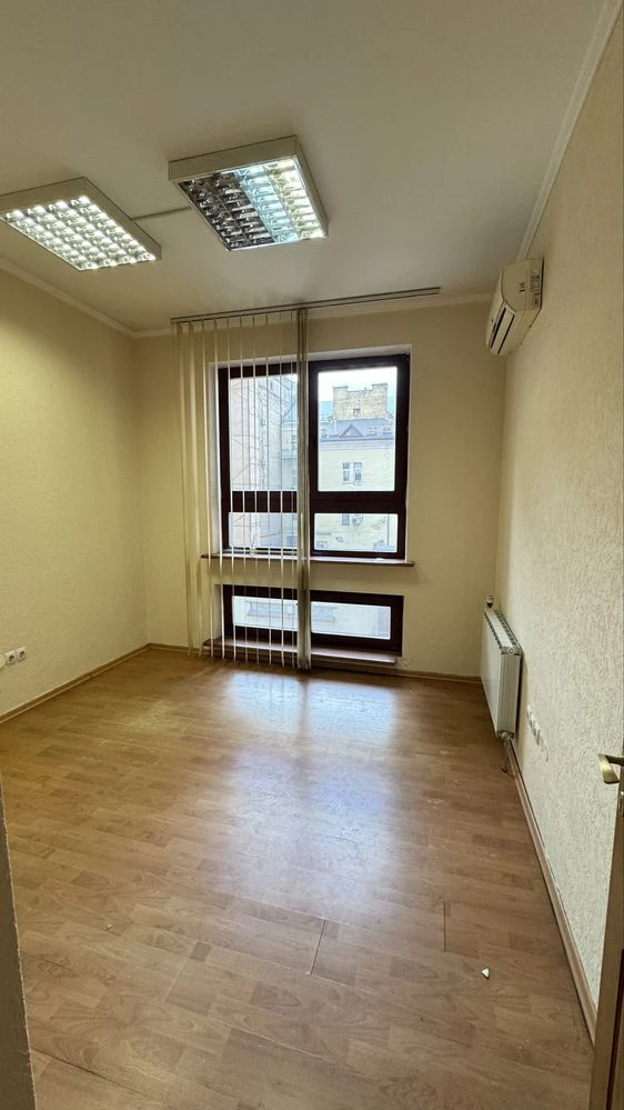Продаж 2к  квартири вул Шота Руставели 44  центр Печерська