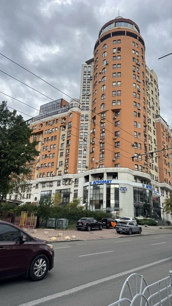 Продаж 2к  квартири вул Шота Руставели 44  центр Печерська