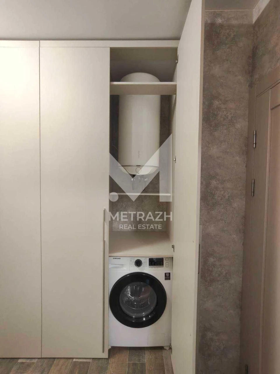 Продаж 2-кімнатна квартира з ремонтом та меблями в ЖК «Кришт